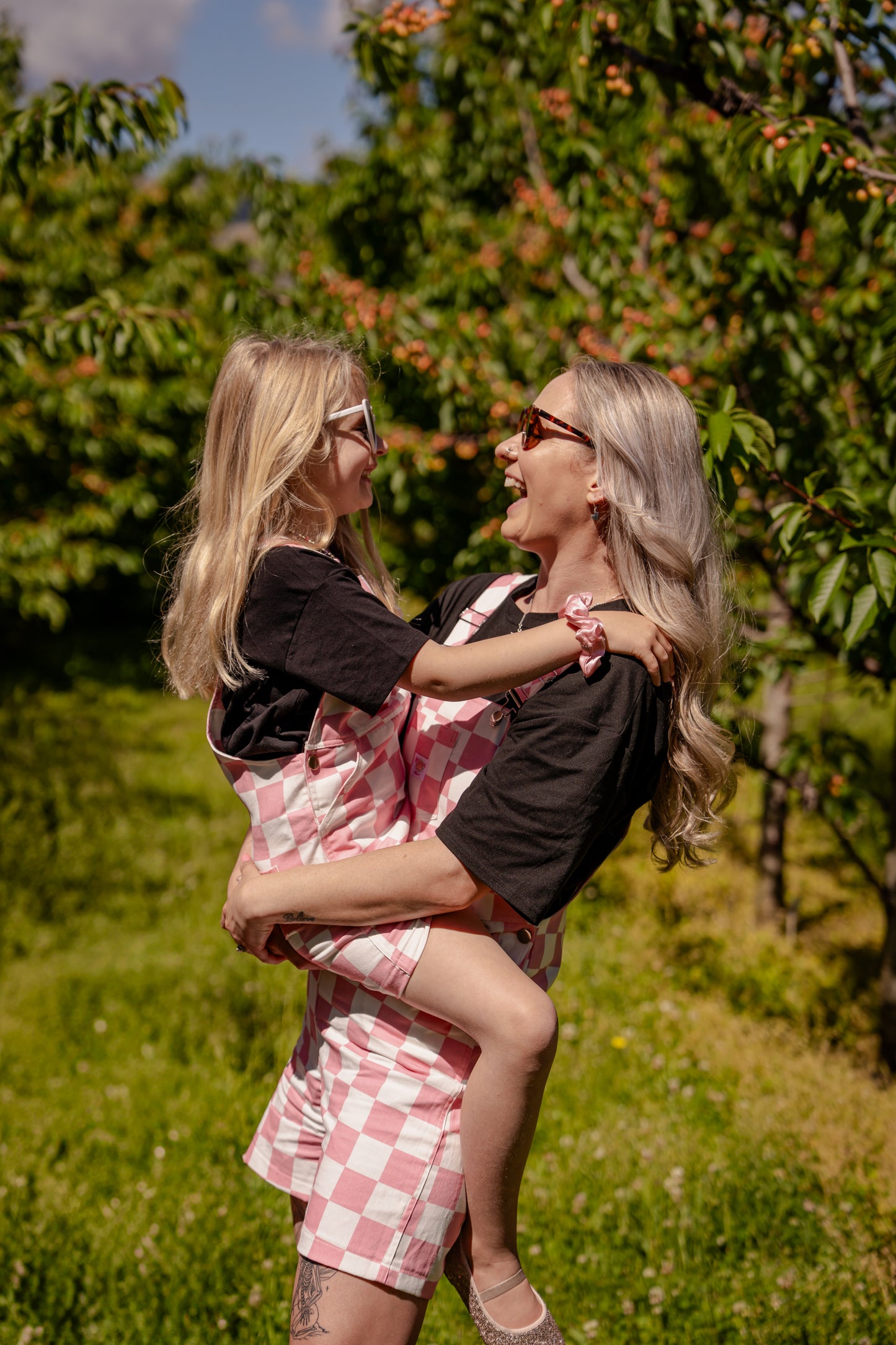 Pink & white checkered overalls 🤍🩷