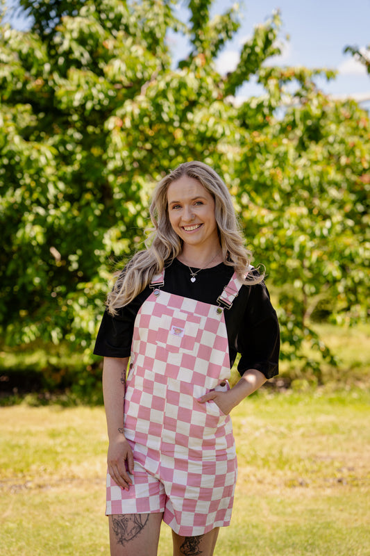 Pink & white checkered overalls 🤍🩷